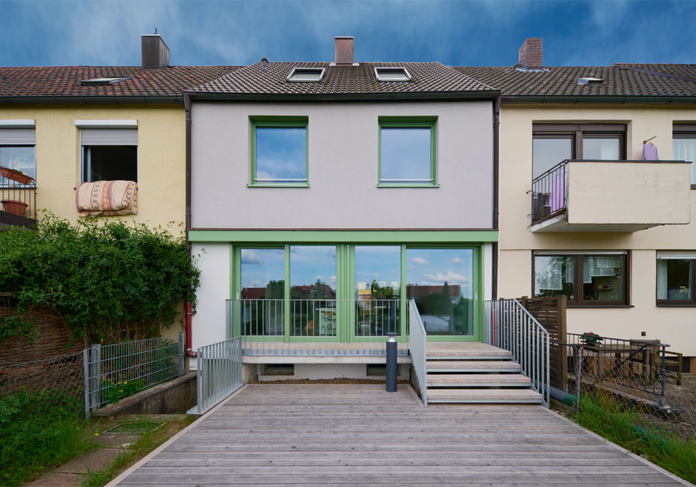 Foto eines Einfamilienhauses, Terasse