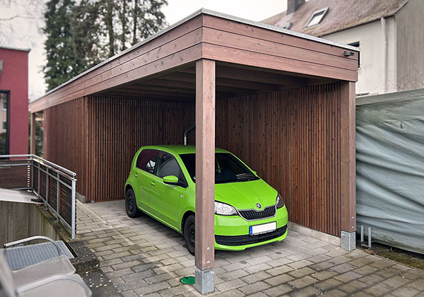 Foto eines Carports aus Holz 